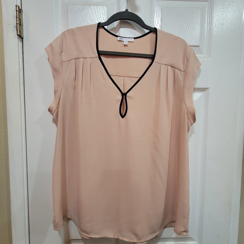 DR2 Women's Blush Cap Sleeve Blouse with Black Trim, Size XL